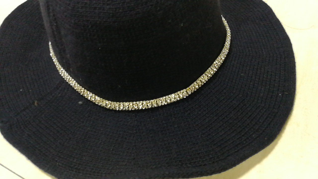 Rhinestones for your Witch hat- DIY - WikiWii