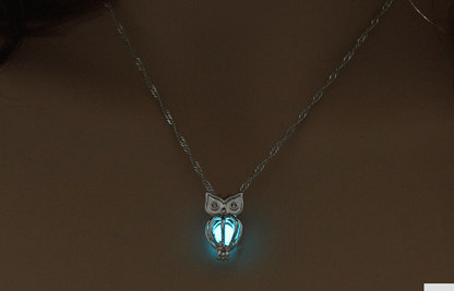 Glow in the dark owl necklace - WikiWii