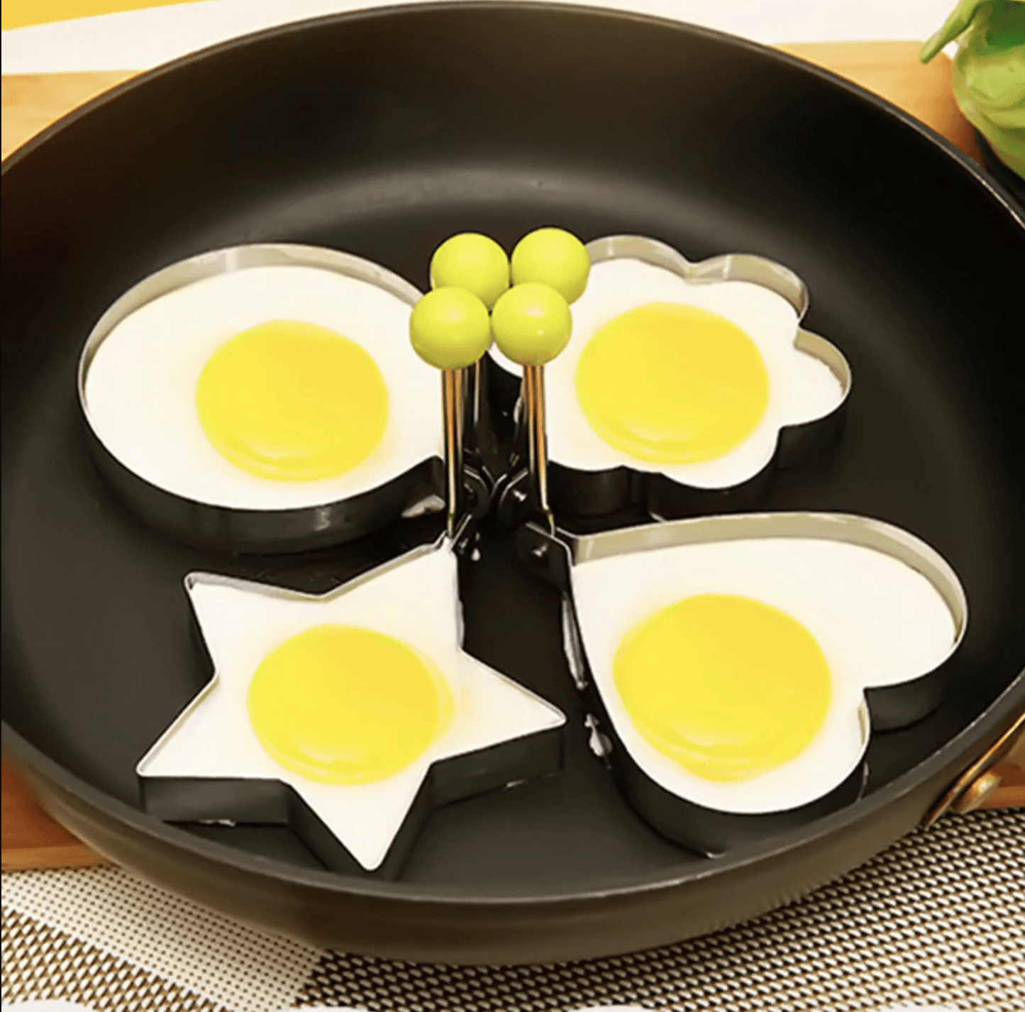 4 Pcs Shaped Eggs mold - WikiWii