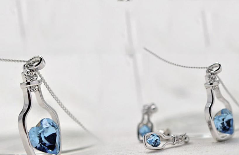 Crystal Heart In a Bottle Necklace - WikiWii