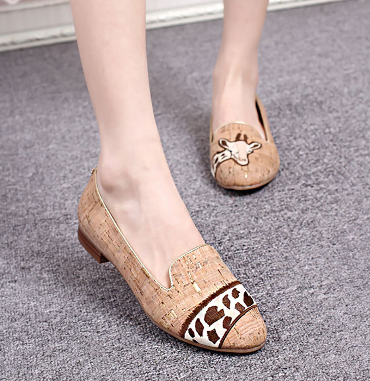 Cute Giraffe shoe - WikiWii