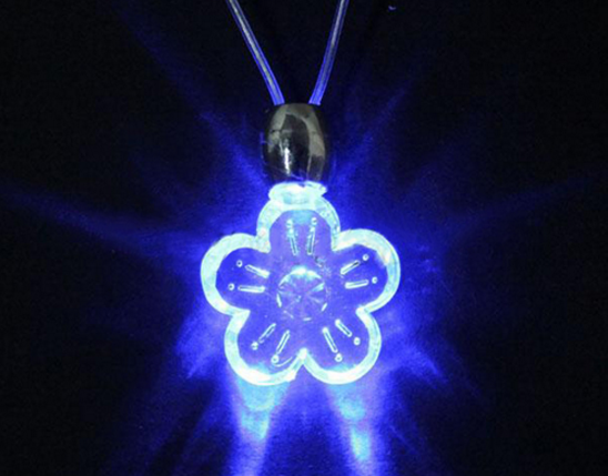 LED Blue Magnetic Light Necklace - WikiWii