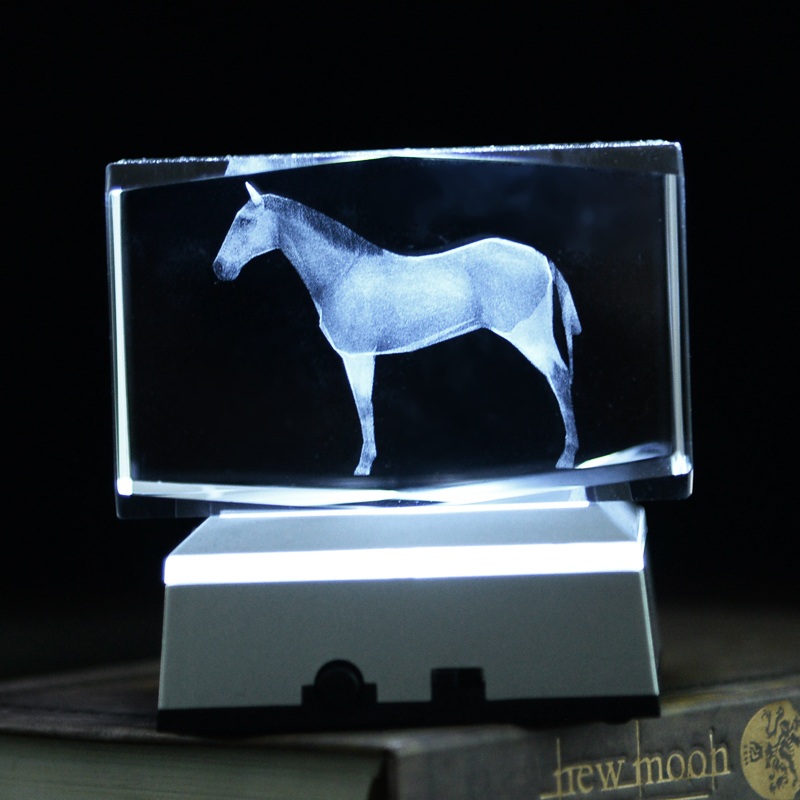 Led Horse Crystal with multi color light base - WikiWii