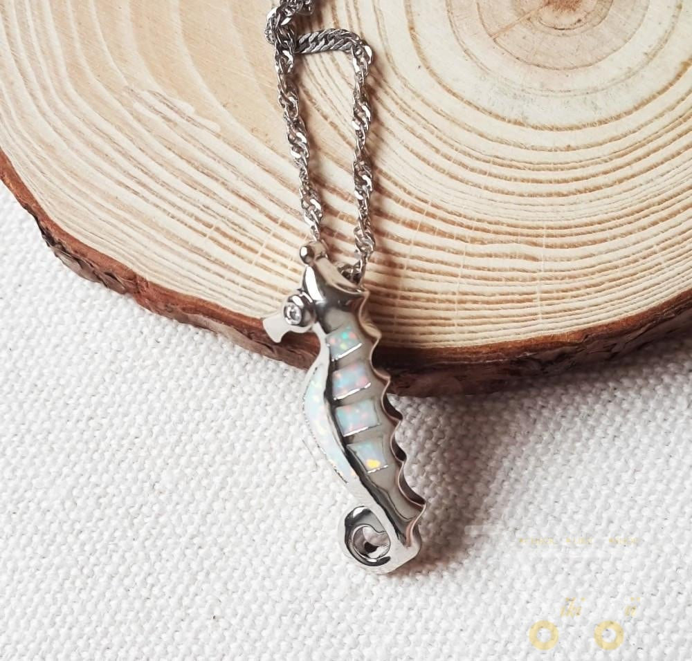 Lovely  Sea Horse Necklace - WikiWii