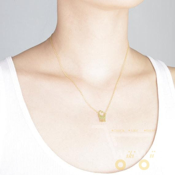 Loving Giraffes Necklace - WikiWii