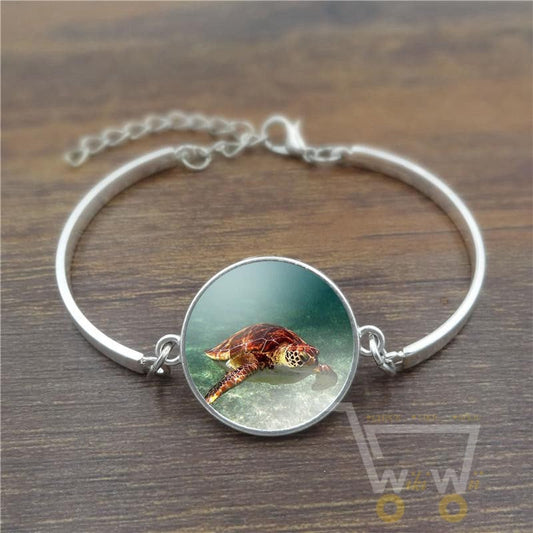 Marine Life Sea Turtle Glass Bracelet - WikiWii