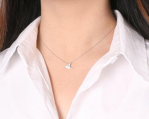 Tiny Flying Hummingbird Necklace - WikiWii